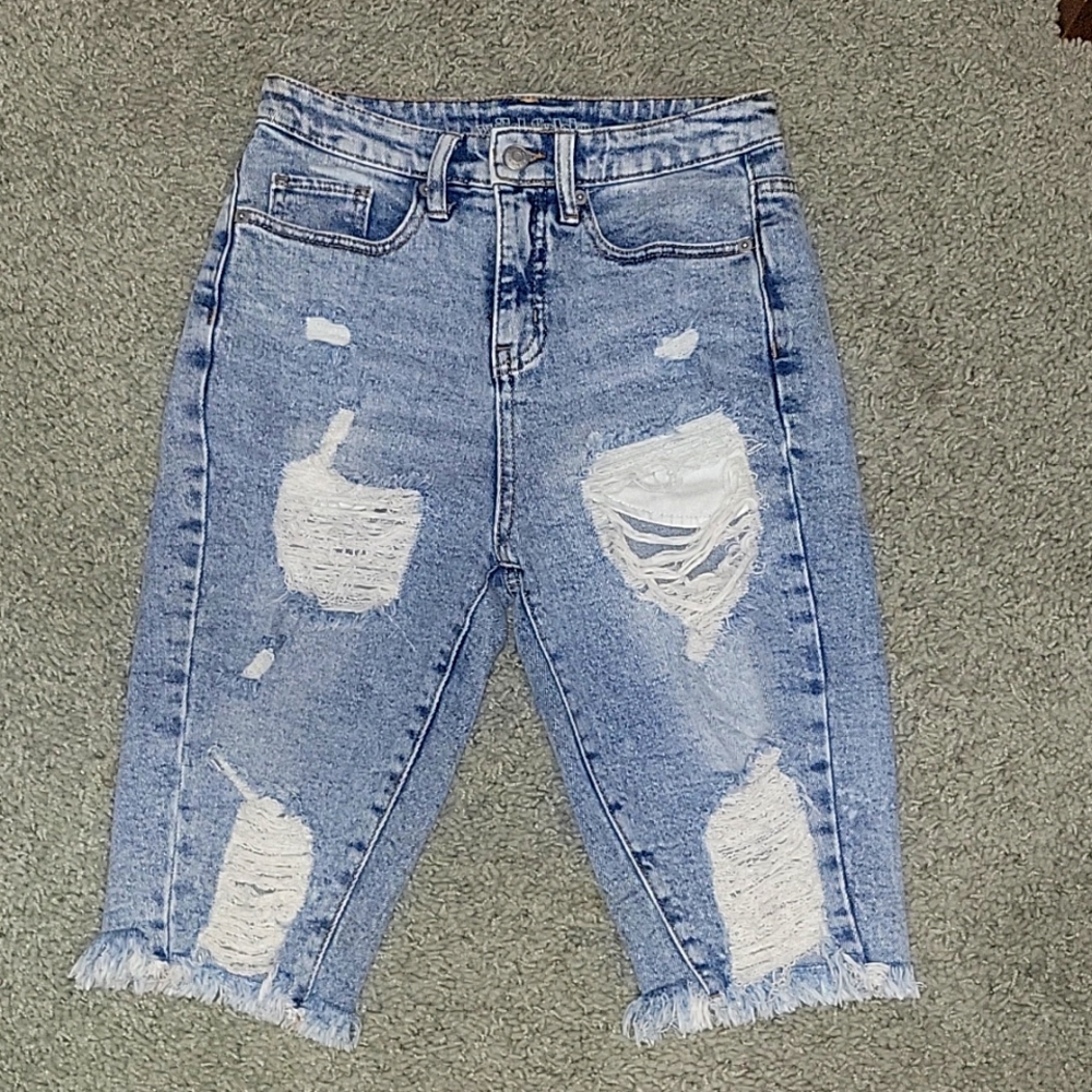 Women's mid calf shorts